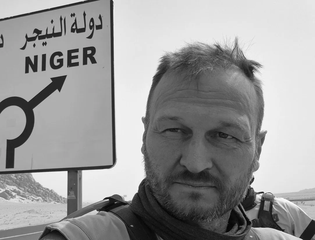 Vlado Oboňa na mototripe v Alžírsku — rázcestie Líbya/Niger